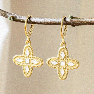 Boucles D'Oreilles Percées Résine Style Vieil Or - Occasion En État Parfait