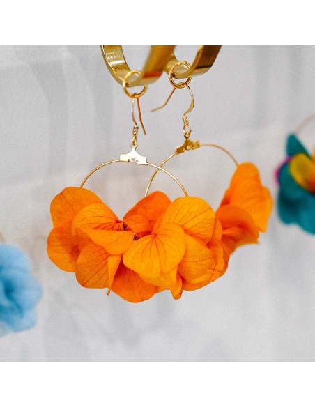 Boucles d'oreilles fleurs stabilisées hortensia orange - L'Atelier de Clotilde - Comptoir Doré