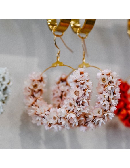 Créoles fleurs séchées rose pâle - L'Atelier de Clotilde - Comptoir Doré