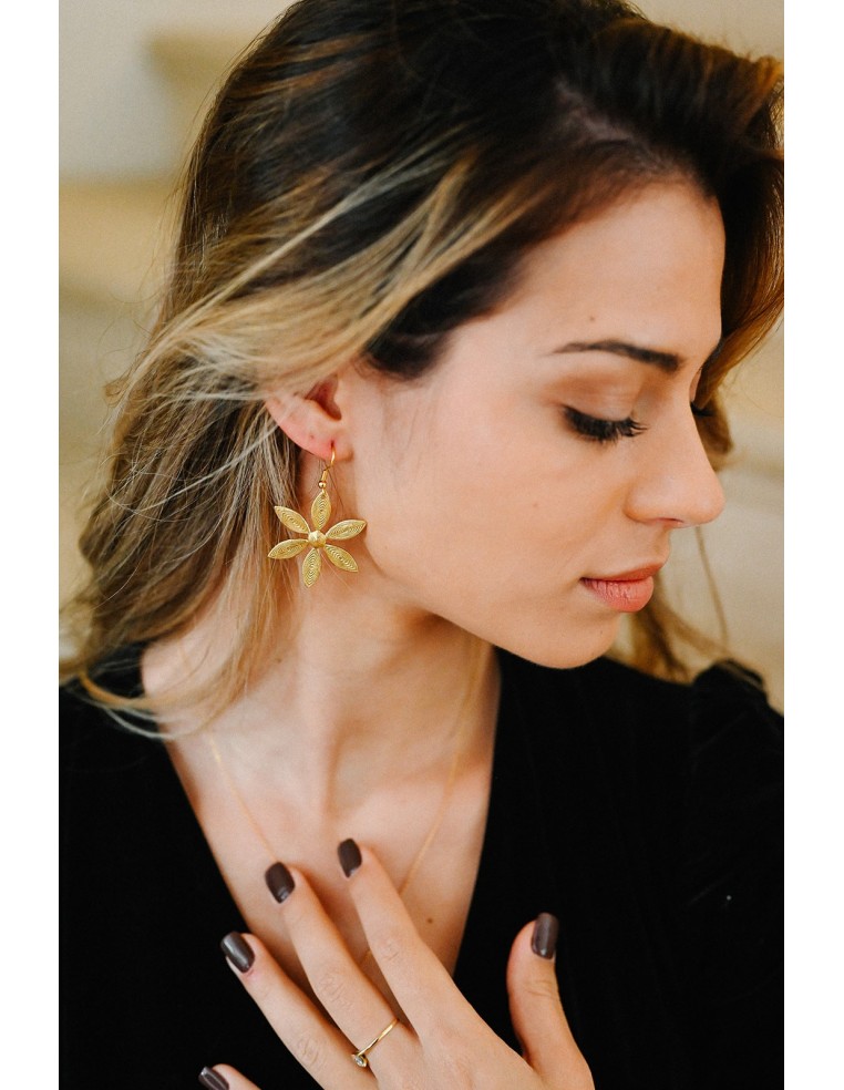 Boucles d'oreilles fleur dorée made in France - Comptoir Doré