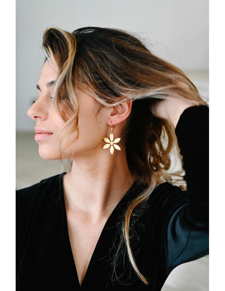 Boucles d'oreilles fleur dorée made in France - Comptoir Doré