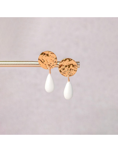 Boucles d'oreilles mariée Astrée - dorées et blanches - porcelaine froide