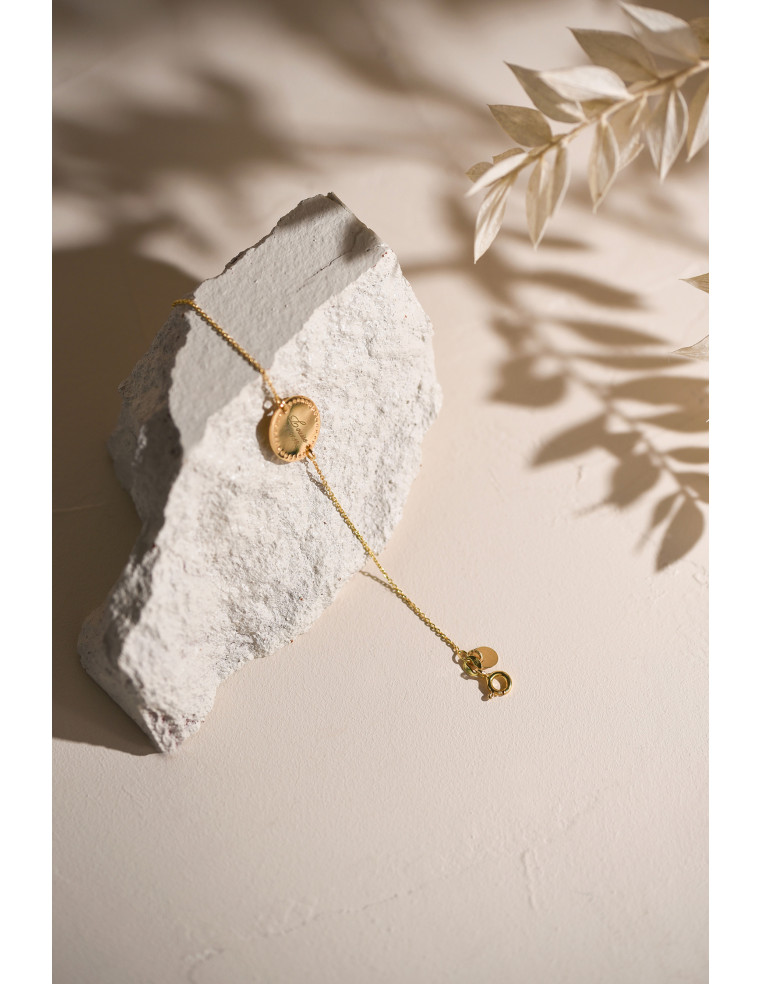 Bracelet plaqué or médaille gravée et chaîne Comptoir Doré