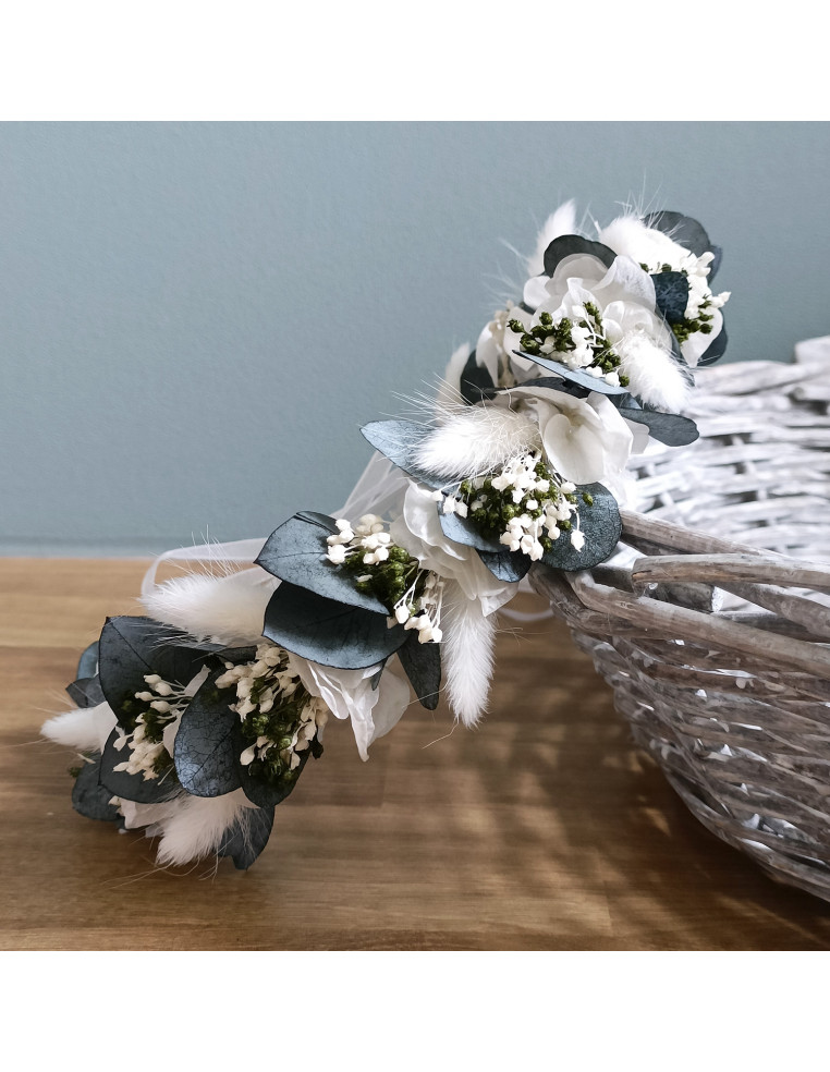 Couronne de fleurs enfant eucalyptus et fleurs blanches stabilisées - Bellemond x Comptoir Doré