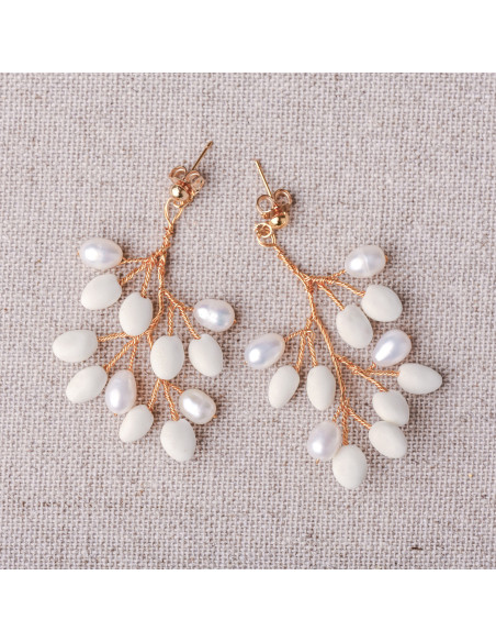 Boucles d'oreilles porcelaine froide et perles d'eau douce - Coraly T - Les perles de la Bastide
