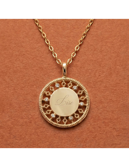 Collier médaille à graver plaquer or et zircons - Comptoir Doré