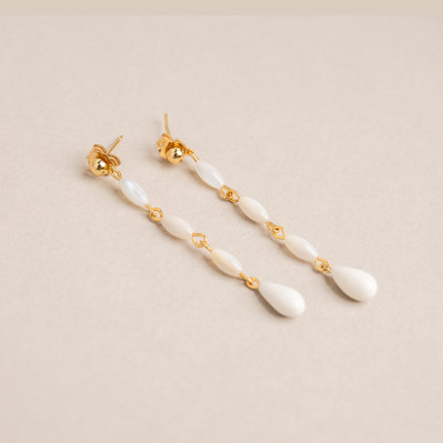 Boucles d'oreilles mariée Capucine longues – Nacre & porcelaine - Les Perles de la Bastide - Comptoir Doré