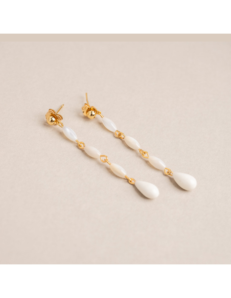 Boucles d'oreilles mariée Capucine longues – Nacre & porcelaine - Les Perles de la Bastide - Comptoir Doré