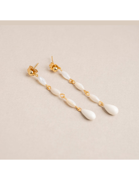 Boucles d'oreilles mariée Capucine longues – Nacre & porcelaine - Les Perles de la Bastide - Comptoir Doré