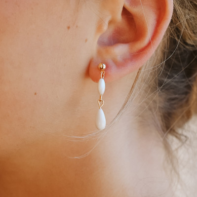 Boucles d'oreilles mariée Capucine courtes – Nacre & porcelaine - Les Perles de la Bastide - Comptoir Doré 2