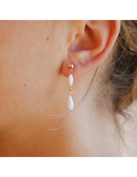 Boucles d'oreilles mariée Capucine courtes – Nacre & porcelaine - Les Perles de la Bastide - Comptoir Doré