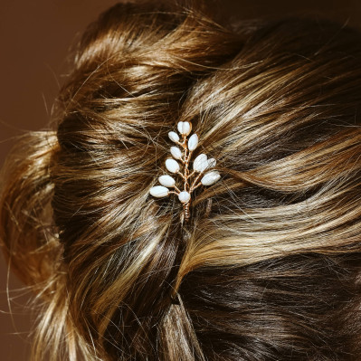 Petite pince à cheveux mariée nacre Demeter - Les Perles de la Bastide - Comptoir Doré 2