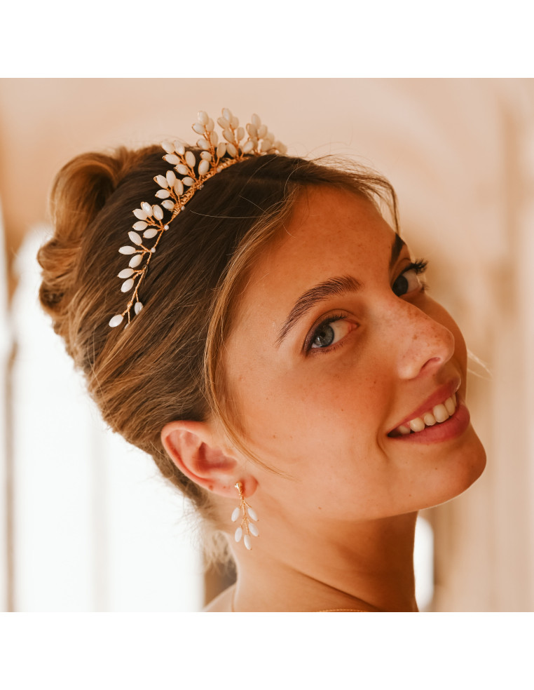 Grande tiare Demeter – Diadème mariée en nacre - Les Perles de la Bastide - Comptoir Doré