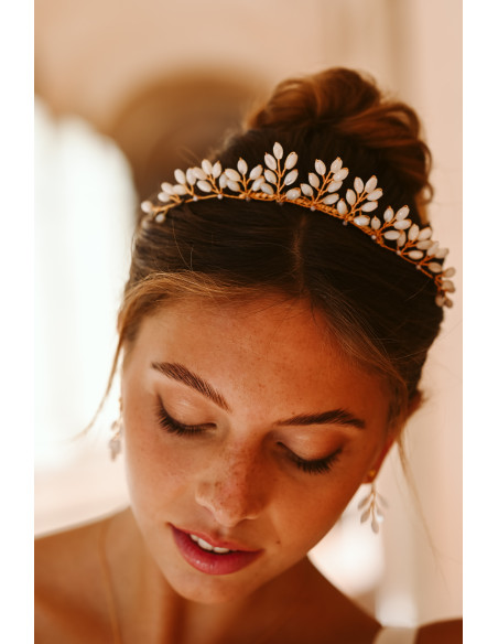 Grande tiare Demeter – Diadème mariée en nacre - Les Perles de la Bastide - Comptoir Doré