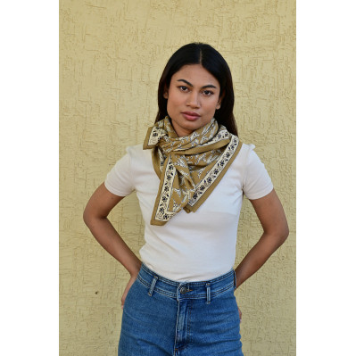 Grand foulard 100x100 cm Mercure Bistre motifs oiseaux. 2