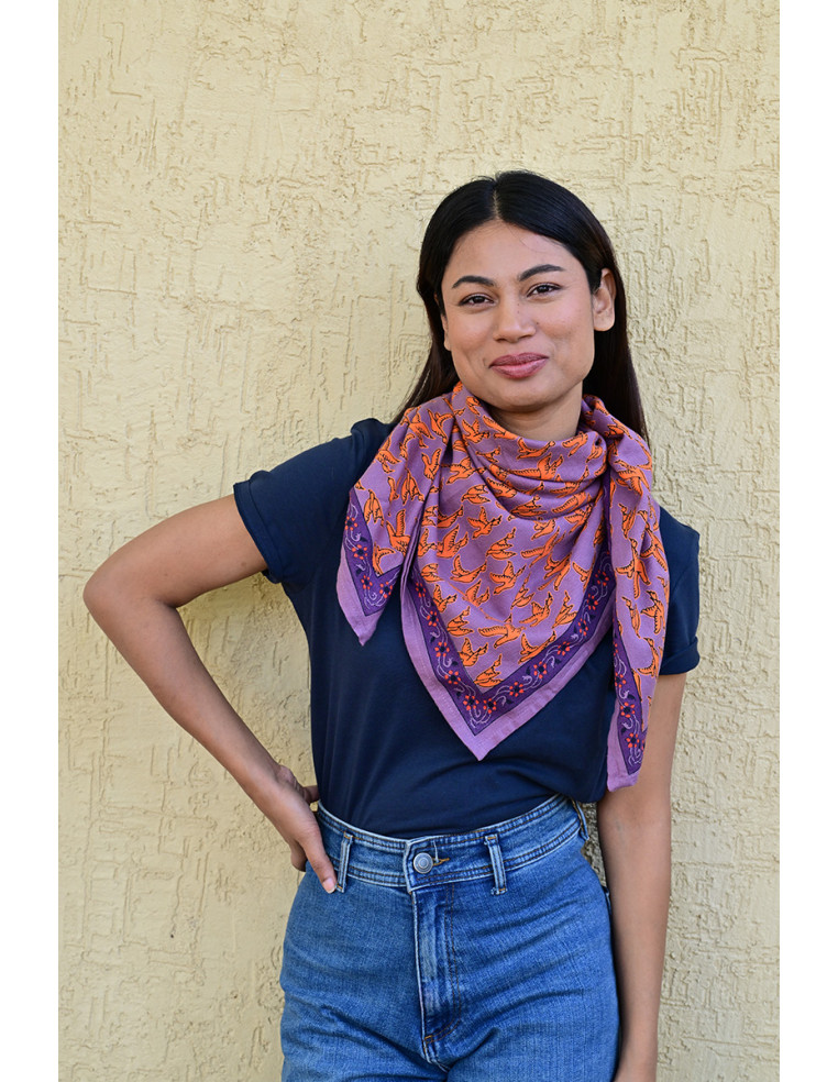 Grand foulard 100x100 cm Mercure Flame motifs oiseaux orange vif.