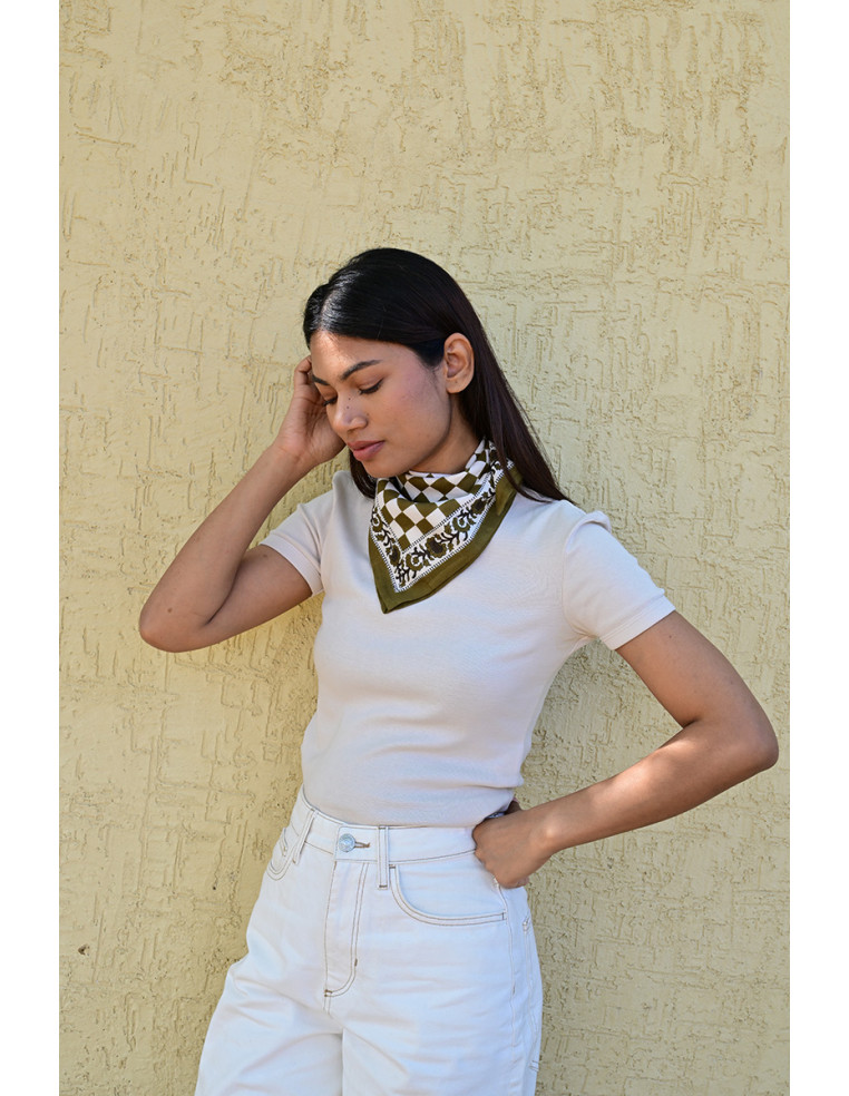 Petit foulard 50x50 cm Checks Vert motif damier en coton.