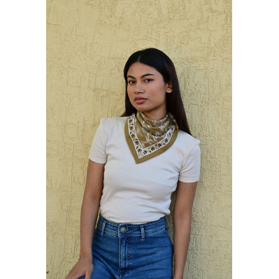 Petit foulard 50x50 cm Mercure Bistre motifs oiseaux. 2