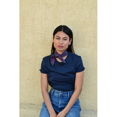 Petit foulard 50x50 cm Mercure Grisaille motifs oiseaux violets. 2