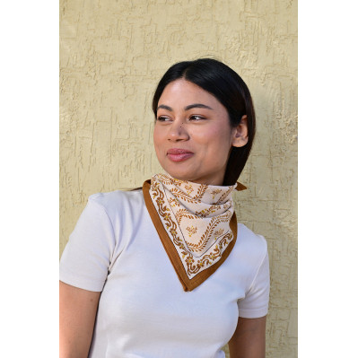 Petit foulard 50x50 cm Antoinette Beige aux motifs floraux. 2