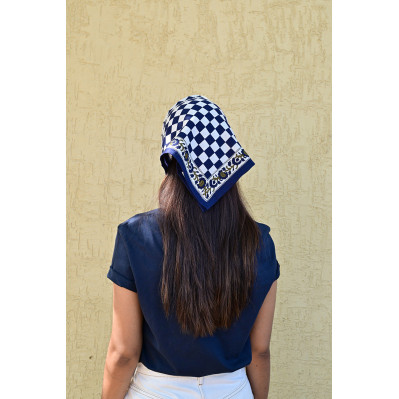 Petit foulard 50x50 cm Checks Bleu marine en coton blockprint. 2