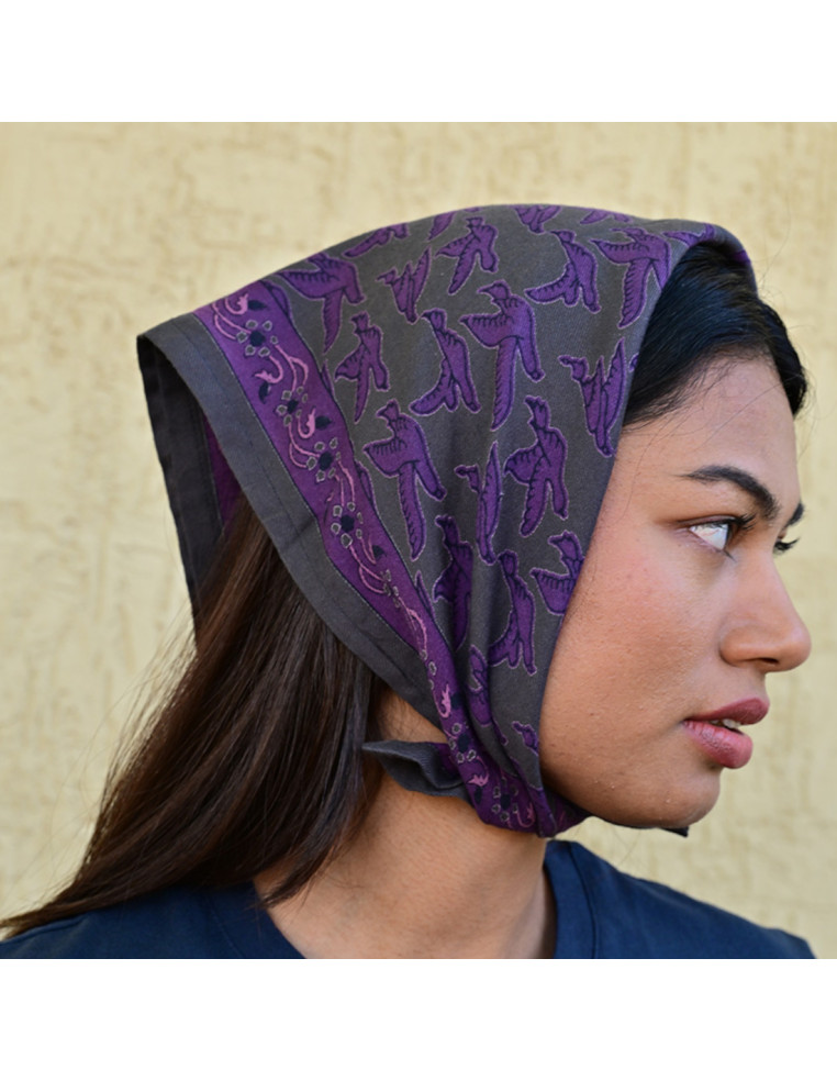 Petit foulard 50x50 cm Mercure Grisaille motifs oiseaux violets.