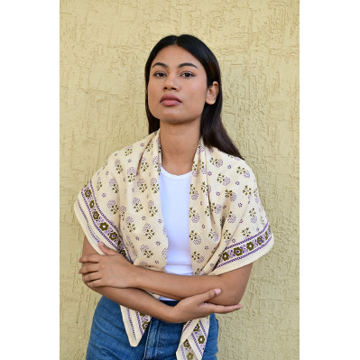 Grand foulard 100x100 cm Anastase Latte en coton blockprint. 2