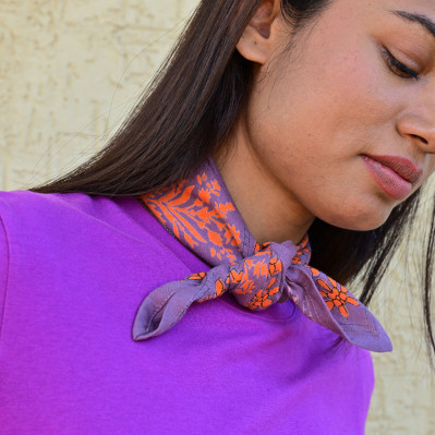 Petit foulard Galatie Flame 50x50 cm en twill de coton indien.