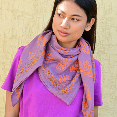 Grand foulard Galatie Flame 100x100 cm en twill de coton indien.