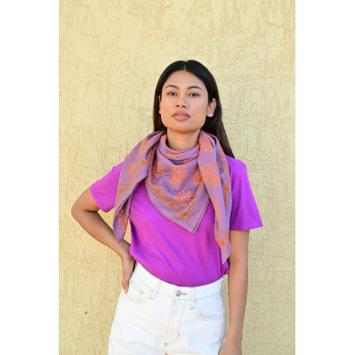 Grand foulard Galatie Flame 100x100 cm en twill de coton indien. 2