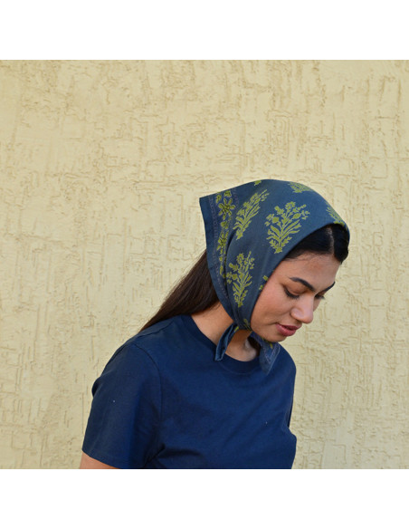 Petit foulard Galatie bleu marine 50x50 cm en twill de coton indien.