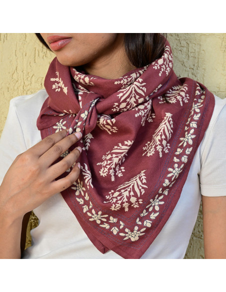 Grand foulard Galatie bordeaux  100x100 cm en twill de coton indien.