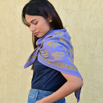 Grand foulard Galatie bleu horizon 100x100 cm en twill de coton indien.