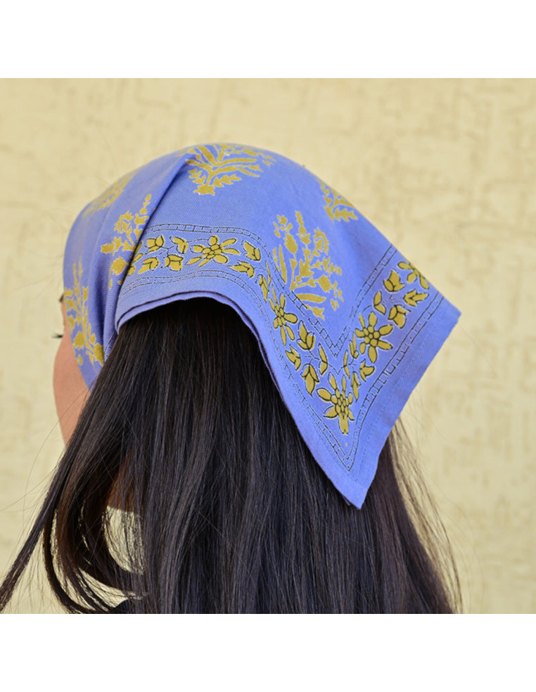 Petit foulard Galatie bleu horizon 50x50 cm en twill de coton indien.