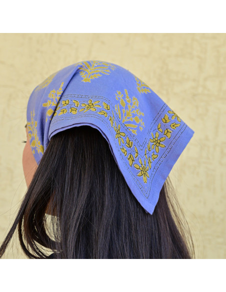 Petit foulard Galatie bleu horizon 50x50 cm en twill de coton indien.