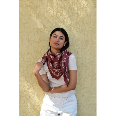 Grand foulard Galatie bordeaux  100x100 cm en twill de coton indien. 2