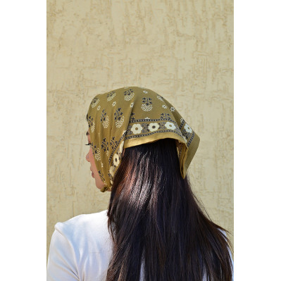 Petit foulard 50x50 cm Anastase Bistre en coton blockprint. 2