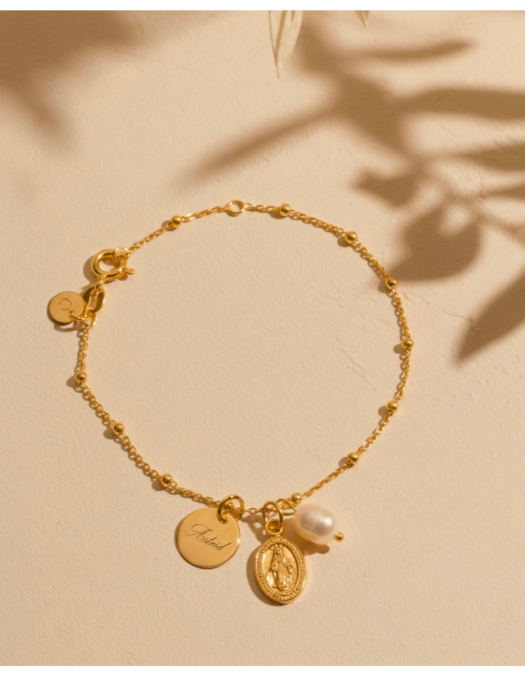 Bracelet multi médailles gravées, perle & vierge Comptoir Doré