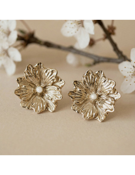 Boucles d'oreilles Camélia fleur dorée - Un des ces quatre - Comptoir Doré