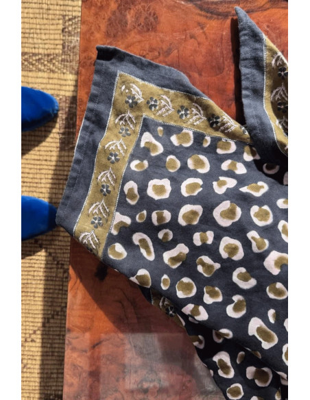Grand Foulard Léopard Bleu marine - Byzantine APW - Comptoir Doré