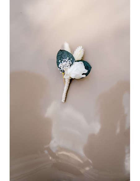 Boutonnière marié Eric fleurs stabilisées - L'Atelier de Clotilde - Comptoir Doré