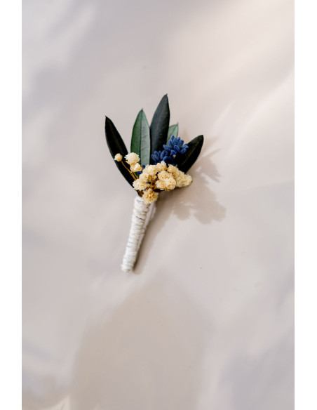 Boutonnière marié Mathilde fleurs stabilisées - L'Atelier de Clotilde - Comptoir Doré