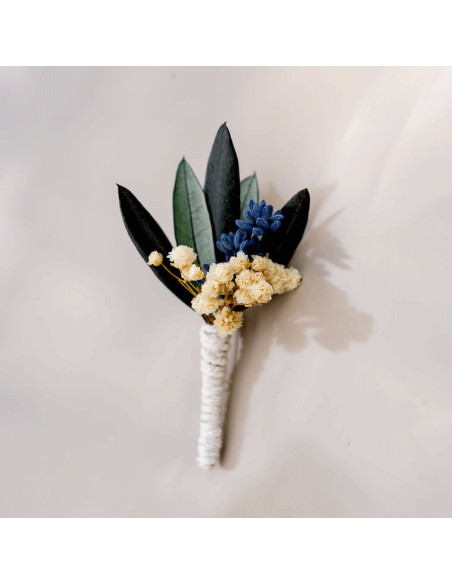 Boutonnière marié Mathilde fleurs stabilisées - L'Atelier de Clotilde - Comptoir Doré