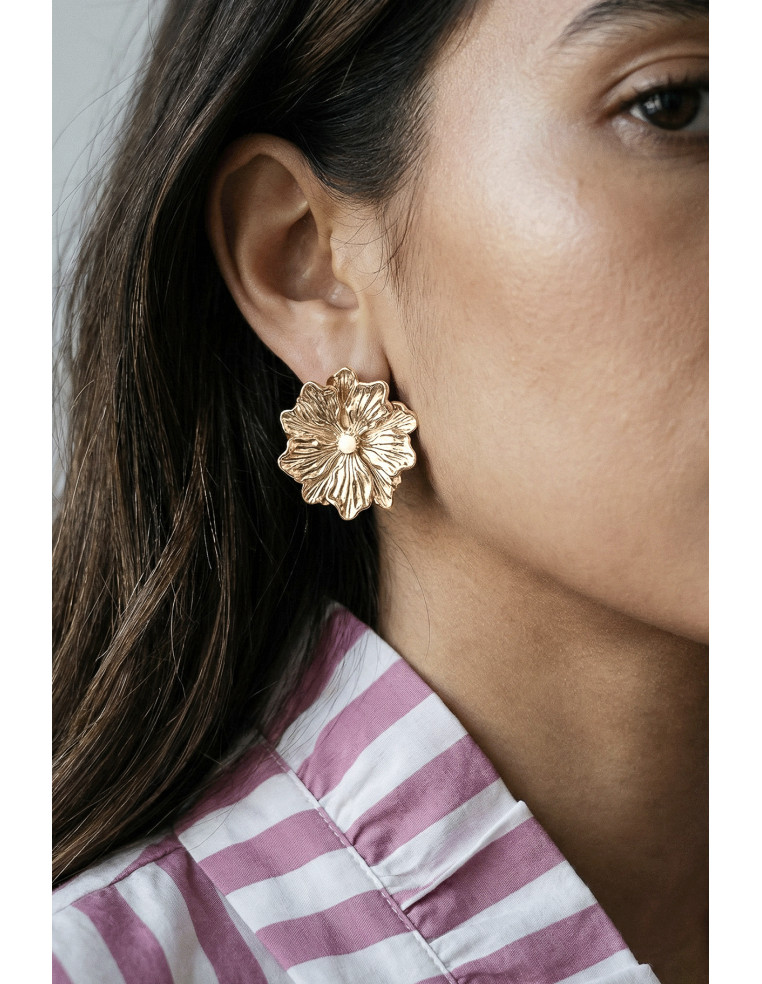 Boucles d'oreilles Camélia fleur dorée - Un des ces quatre - Comptoir Doré
