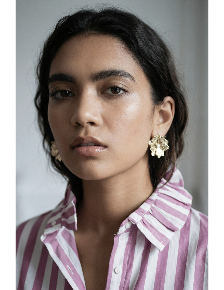 Boucles d'oreilles Camélia fleur dorée - Un des ces quatre - Comptoir Doré