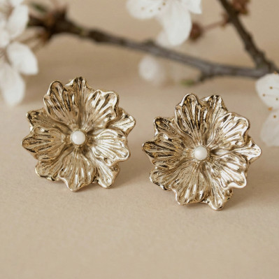 Boucles d'oreilles Camélia fleur doré - Un des ces quatre - Comptoir Doré 2