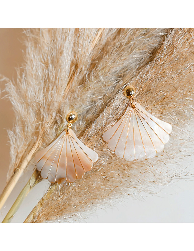 Boucles d'oreilles pendantes perles Emilie - Comptoir Doré - L'Atelier de Clotilde