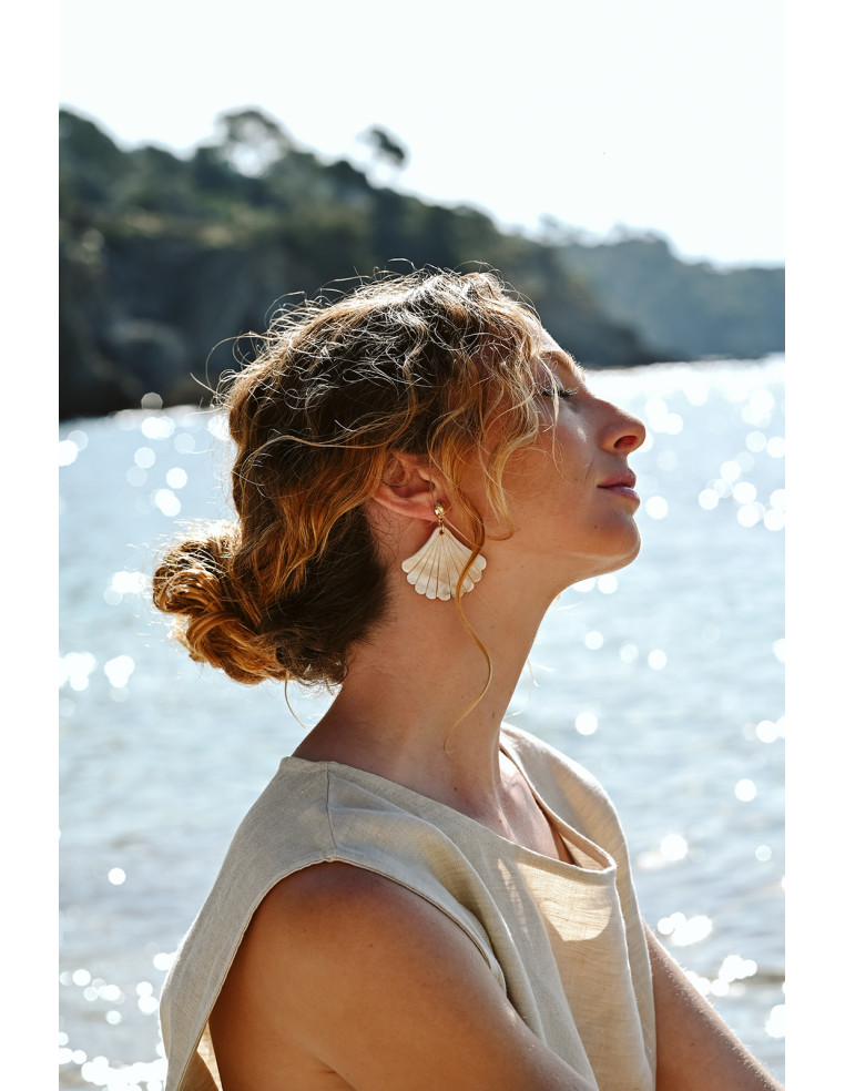 Boucles d'oreilles pendantes perles Emilie - Comptoir Doré - L'Atelier de Clotilde